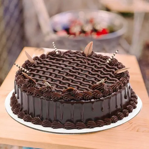 Online amazing chocolate cake from 3-4 star bakery to Hyderabad ...