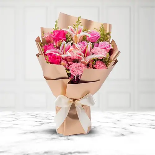 Sweet Hand Bouquet - The Perfect Rose Bouquet delivery to India | btf.in